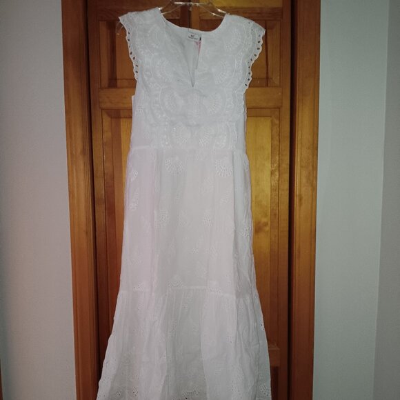 Vineyard Vines Dresses & Skirts - *LAST CHANCE/Price Drop* New Vineyard Vines White Seashell Eyelet Dress, size 6